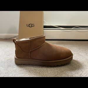 NIB UGG Classic Ultra Mini, Size 8